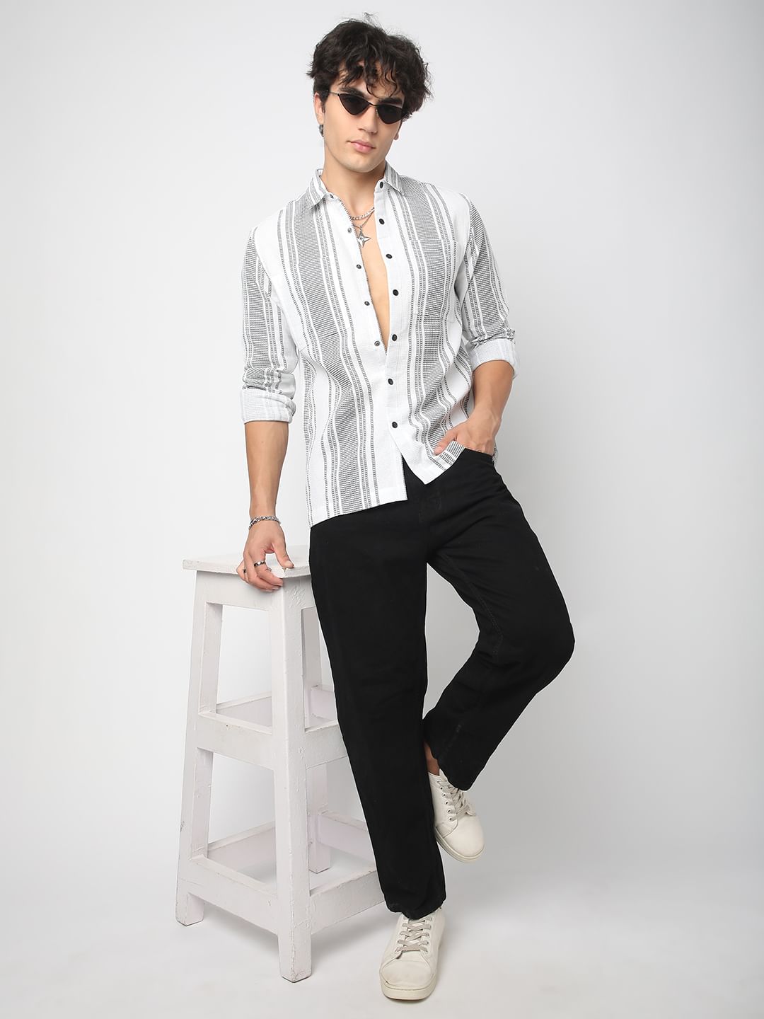 Refined White Double Pocket Waffle Striped Shirt