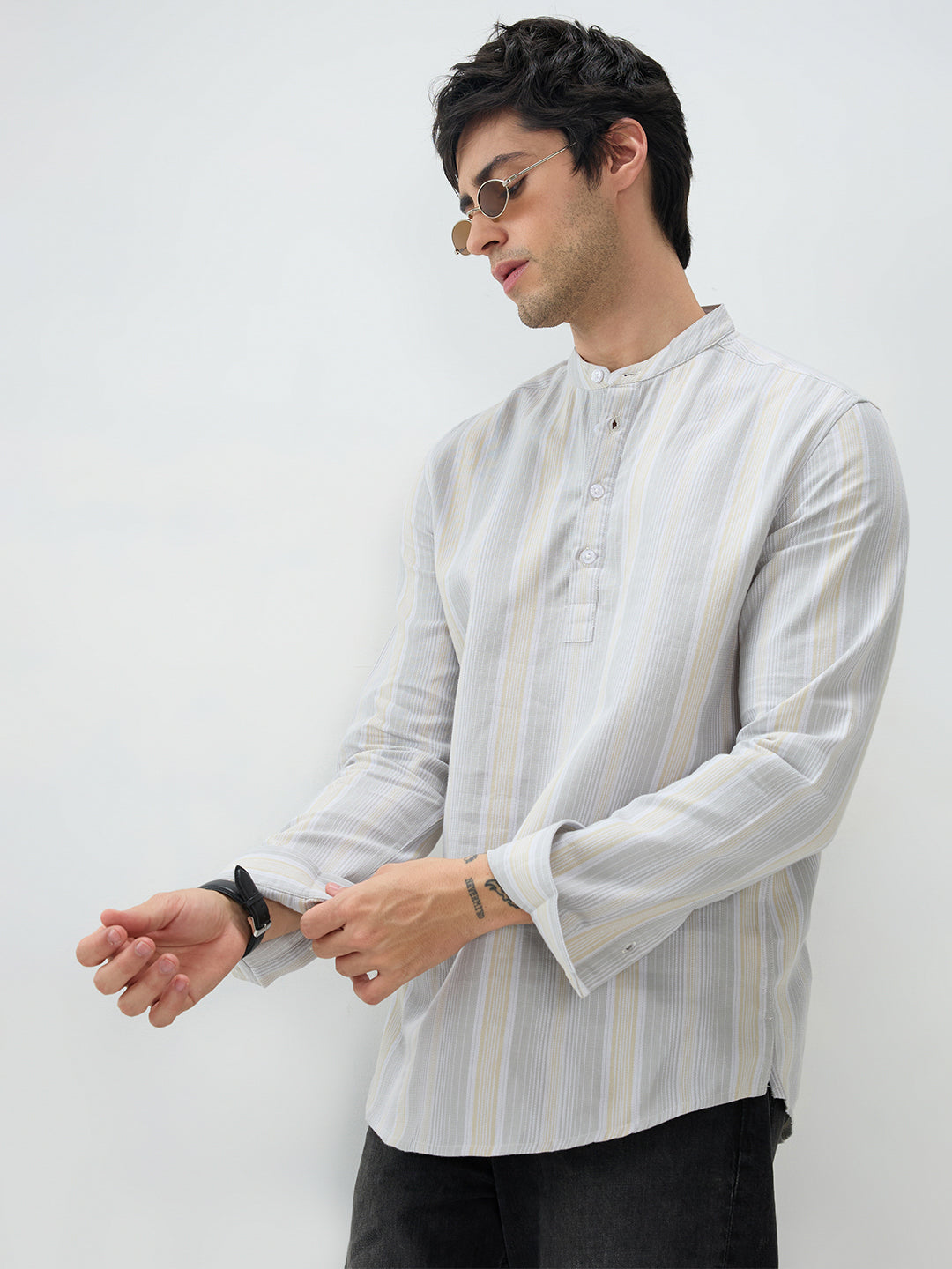 Silverline Refined Vertical Striped Kurta