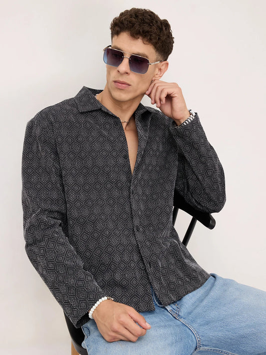 Distinguished Black Contrast Hexagon Textured Notch Collar Oversized Shirt
