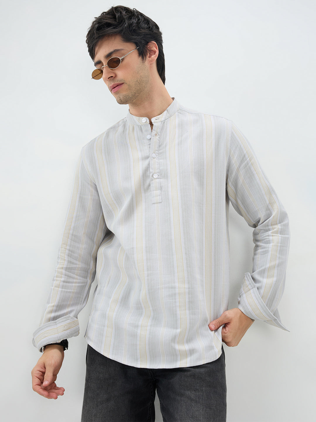 Silverline Refined Vertical Striped Kurta