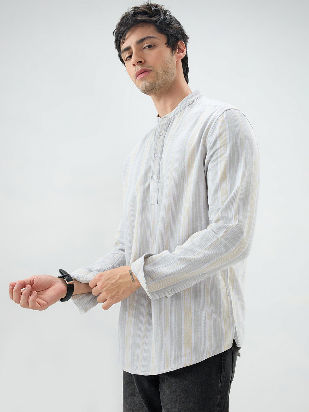 Silverline Refined Vertical Striped Kurta