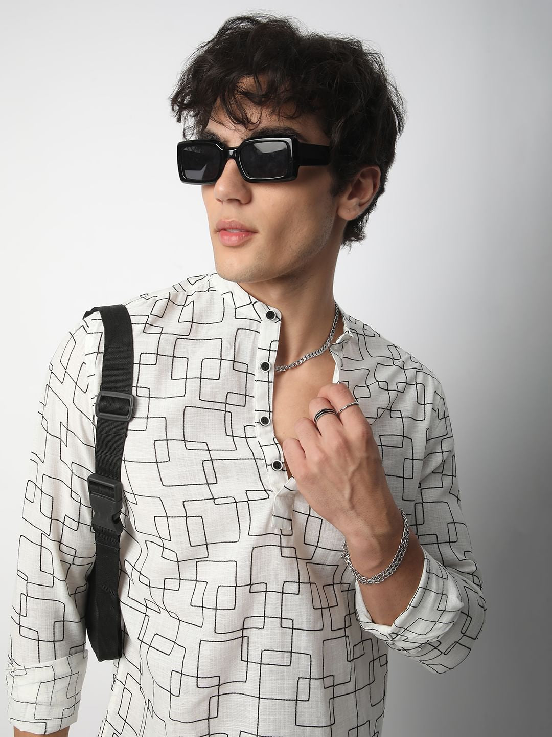 White Squarish Contrast Embroidered Kurta