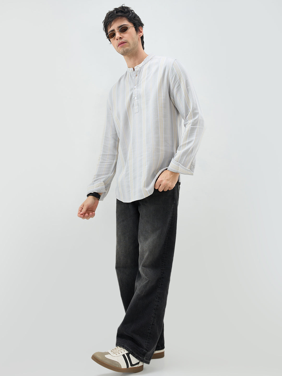Silverline Refined Vertical Striped Kurta