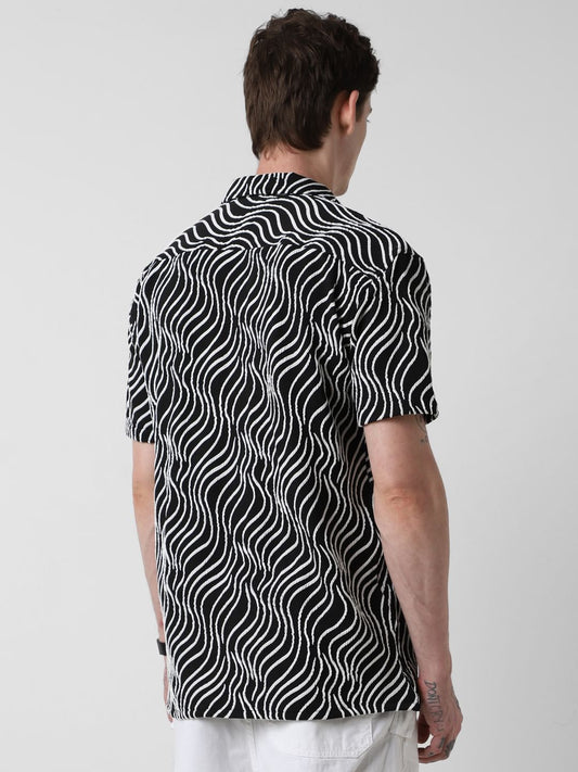 Black Wavy Patterned Oversized Shirt