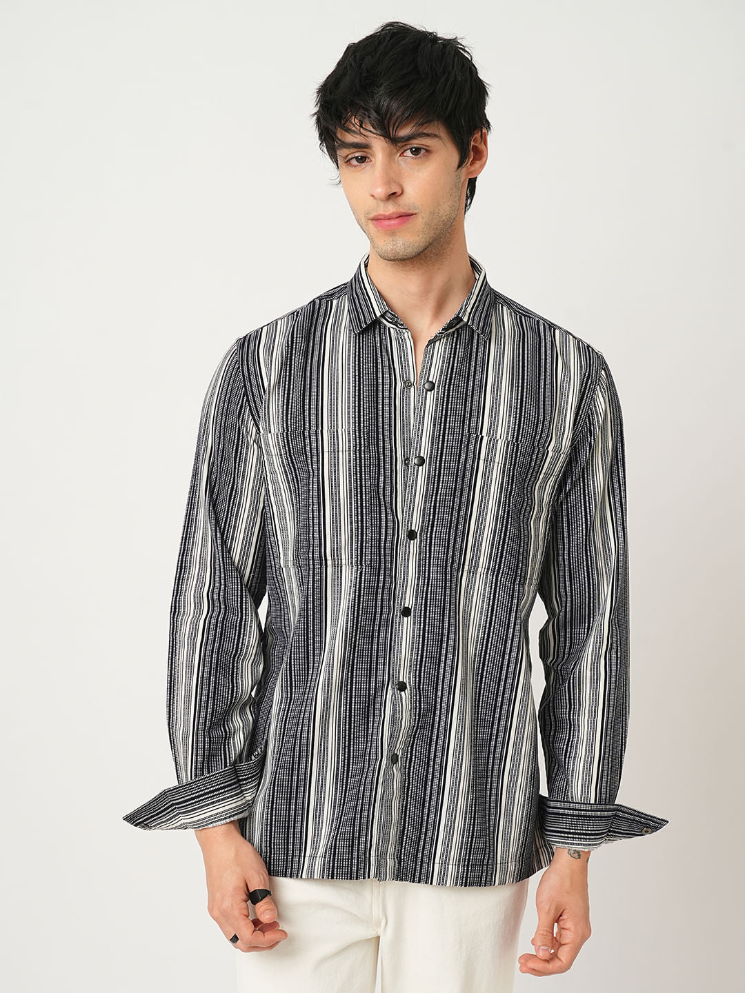 Streaky Achromatic Double Pocket Corduroy Shirt